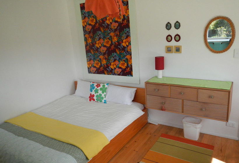 The Beach House Nelson B&b 18