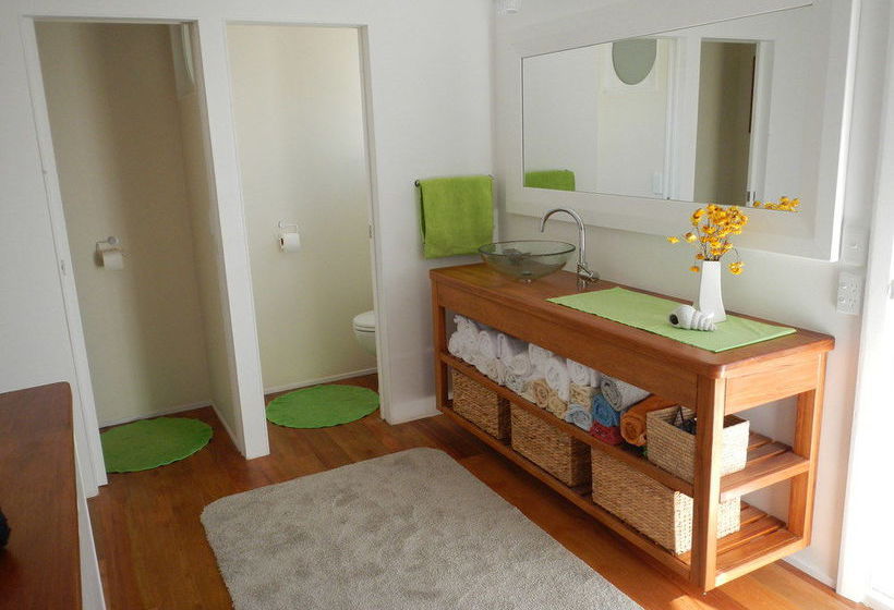 The Beach House Nelson B&b 19