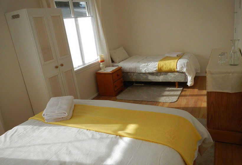 The Beach House Nelson B&b 20