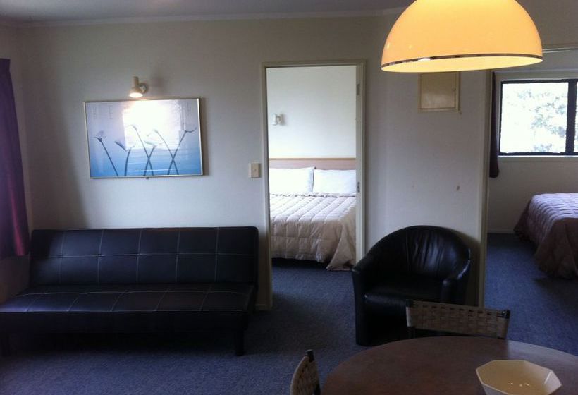 Ocean Waves Motel 11