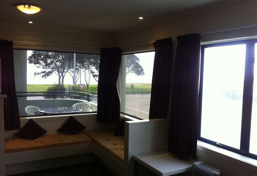 Ocean Waves Motel 13