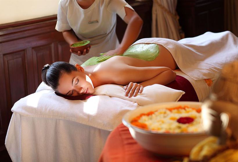 Resort Ananda In The Himalayas 12