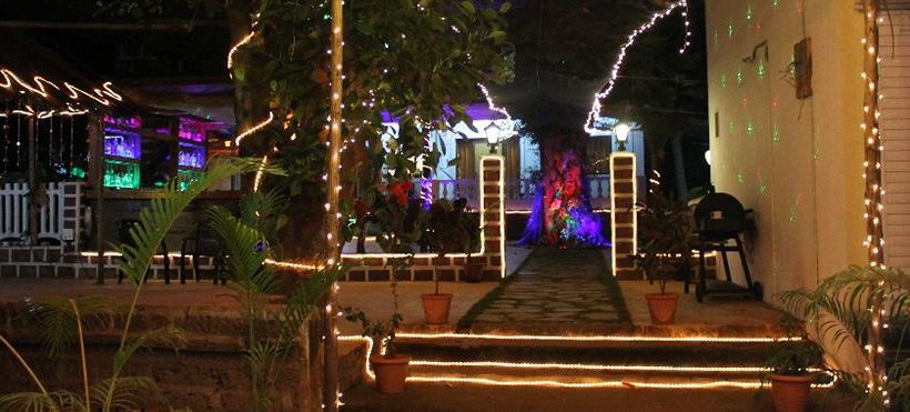 Pensión Wtf My House