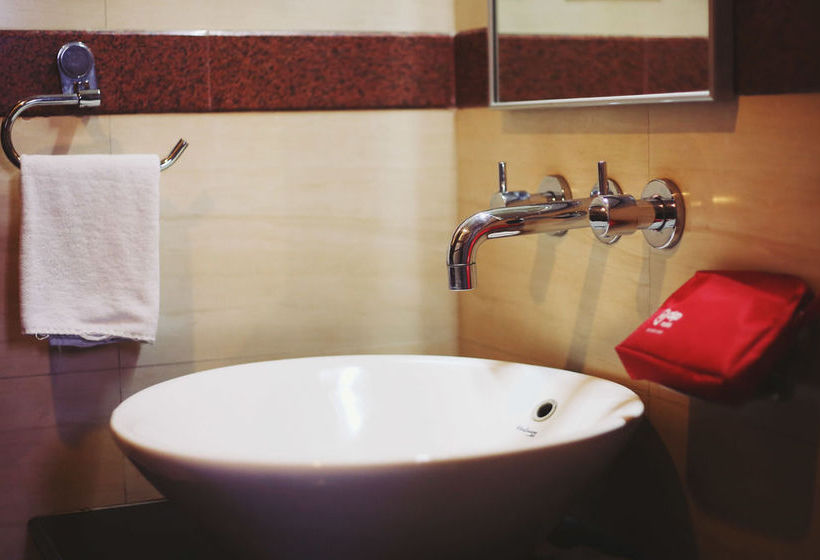 Hotel Oyo Premium Chakan 1