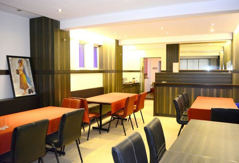 Hotel Stay Vista Rooms At Pune Highway Wakad 11