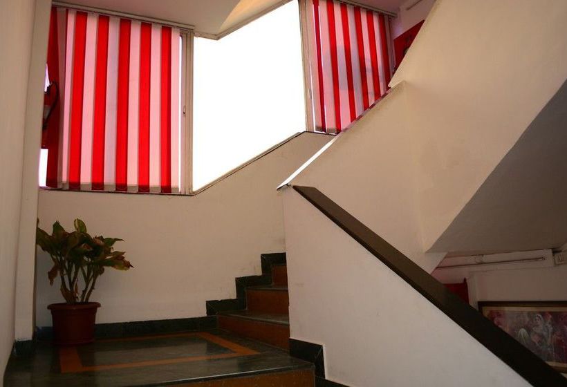 Hotel Stay Vista Rooms At Pune Highway Wakad 12