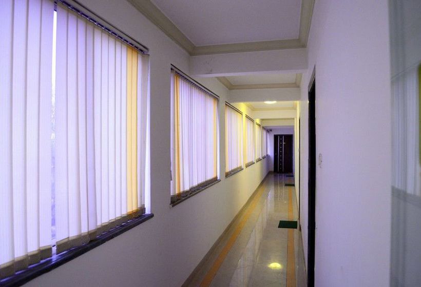 Hotel Stay Vista Rooms At Pune Highway Wakad 8