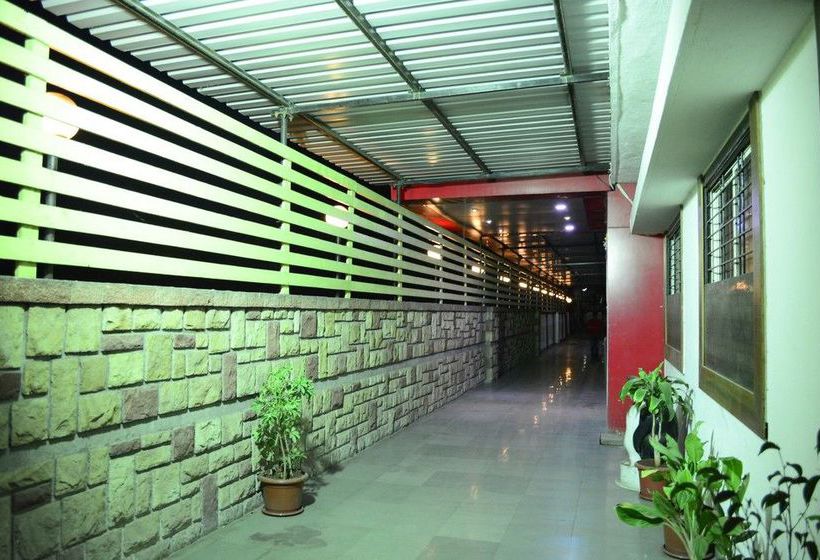 Hotel Stay Vista Rooms At Pune Highway Wakad 9