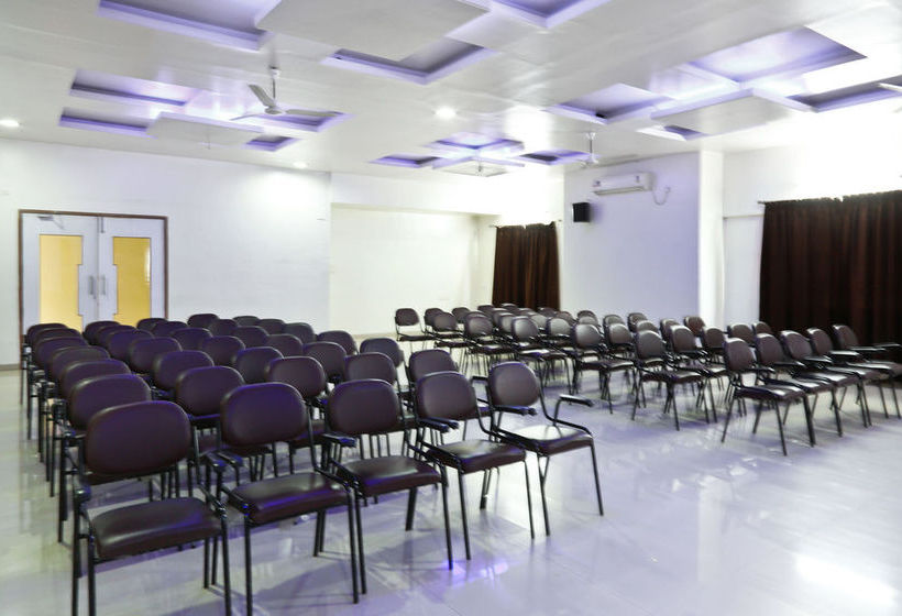 Hotel Zo Rooms Bhumkar Chowk 12