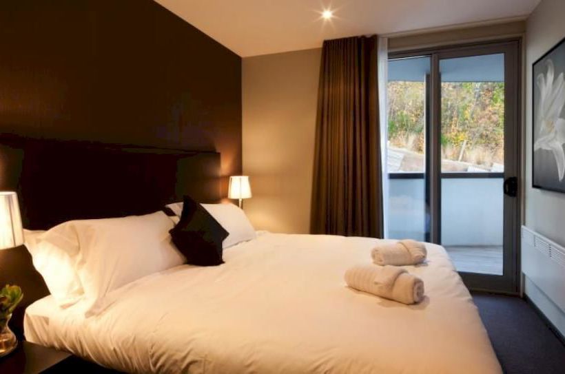 Queenstown Village Apartment 14