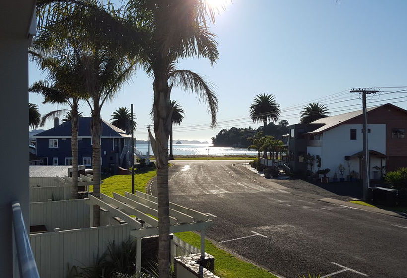 Crowsnest Apartments 12