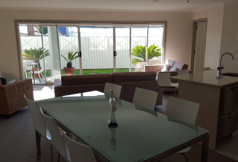 Crowsnest Apartments 5