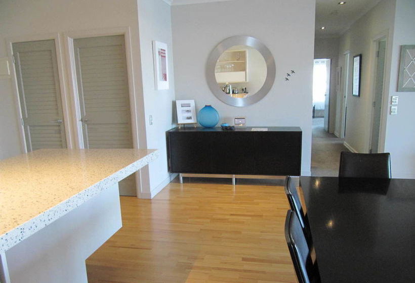 Hotel Auckland Waterfront Serviced Apartments On Prince S Wharf 9