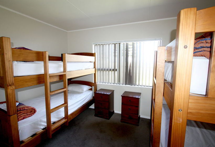 Motel Waikanae Beach Top 10 Holiday Park 4