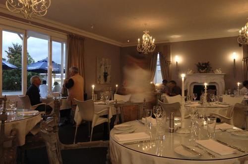 Hotel The White Swan Country 1