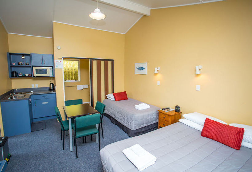 Homestead Lodge Motel 16