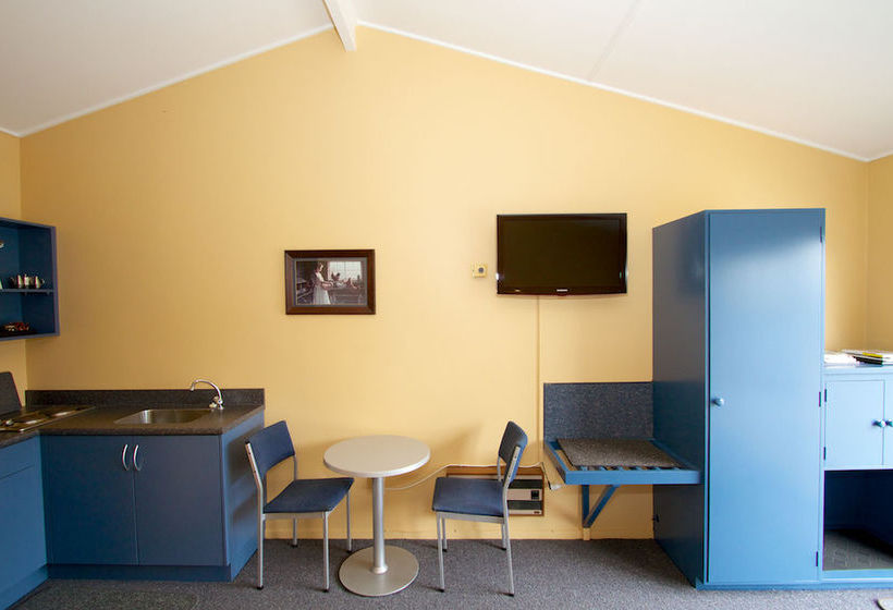 Homestead Lodge Motel 2