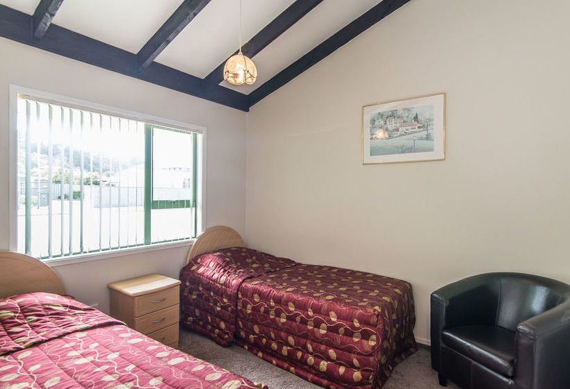 Dupont Executive Motels 16