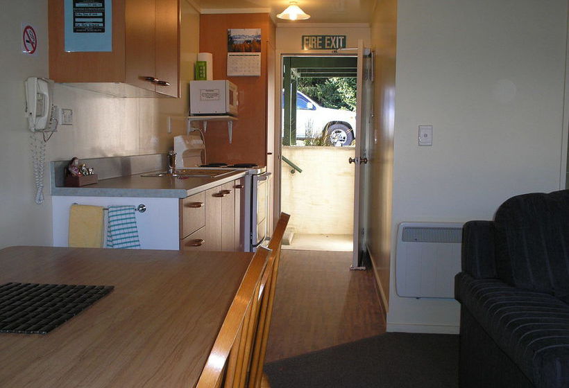 Wanaka Heights Motel 8