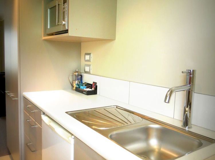 Amity Court Motel 10