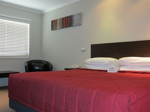 Amity Court Motel 12