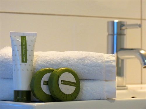 Amity Court Motel 13