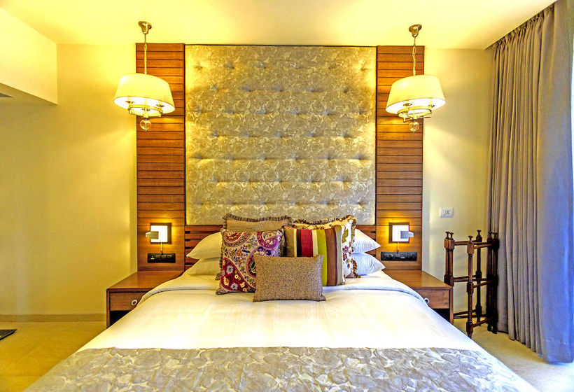 Acron Waterfront Resort 13