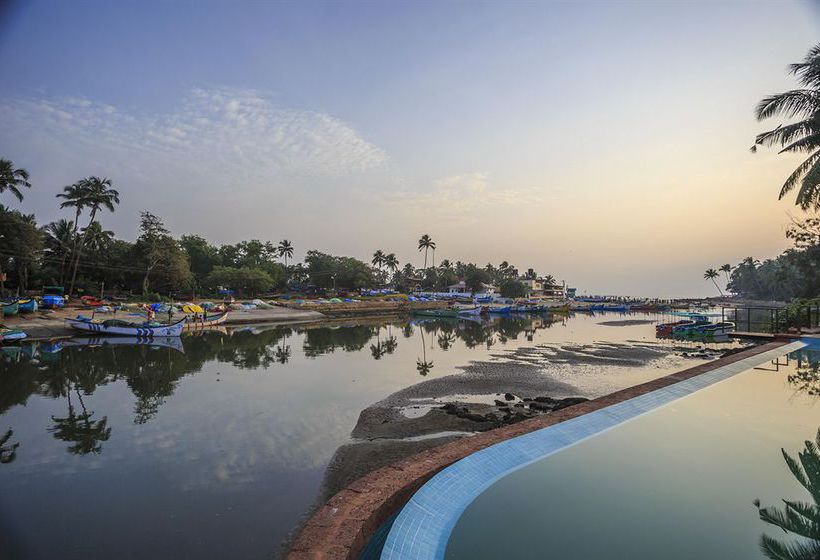 Acron Waterfront Resort 3