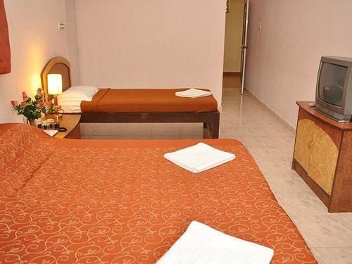 Hotel Picnic Plaza 6