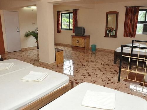 Hotel Picnic Plaza 8