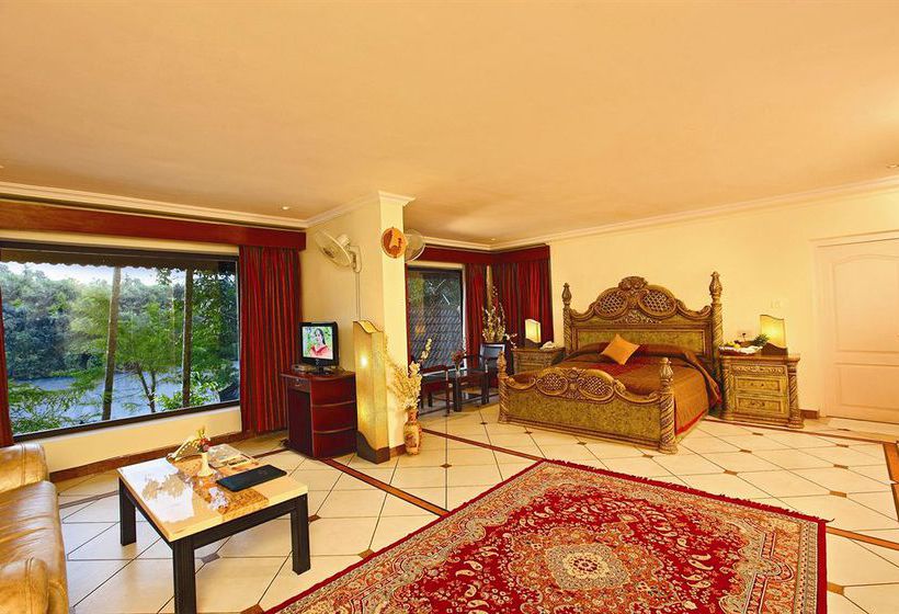 Hotel Emarald Ayurvedic Resort 11