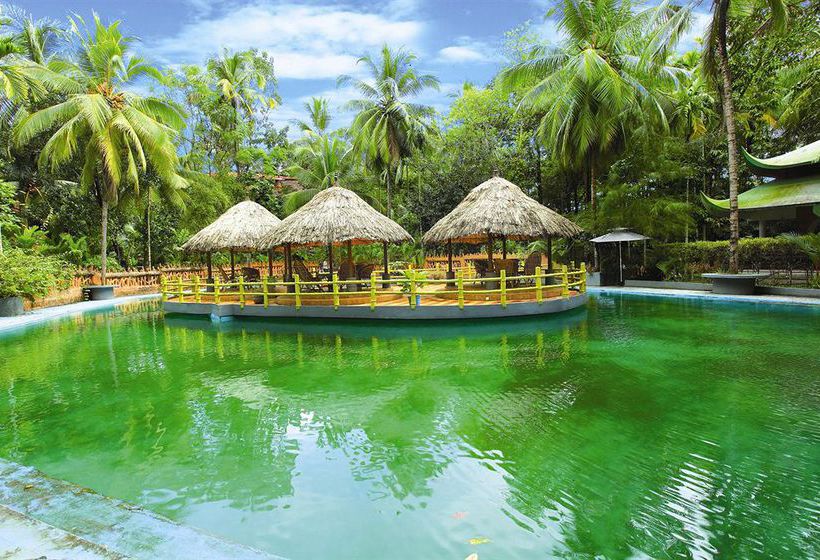 Hotel Emarald Ayurvedic Resort 2