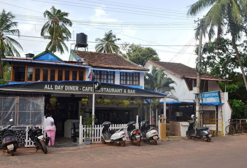 Hostel Travel Tunes 1