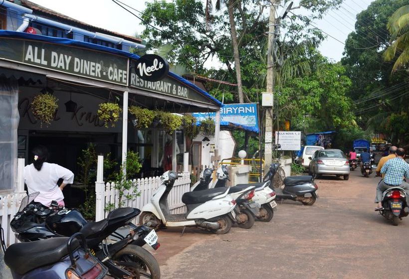 Hostel Travel Tunes 11