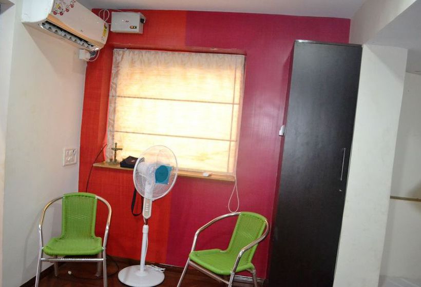 Hostel Travel Tunes 3