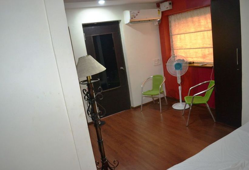 Hostel Travel Tunes 9