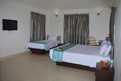 Hotel Leisure Vacations Goa By The Sal 10