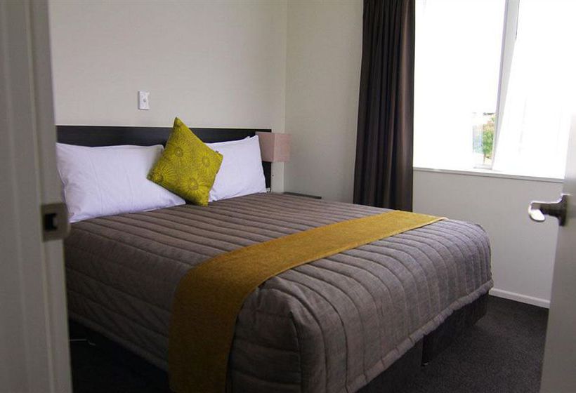 Airport Palms Motel 15