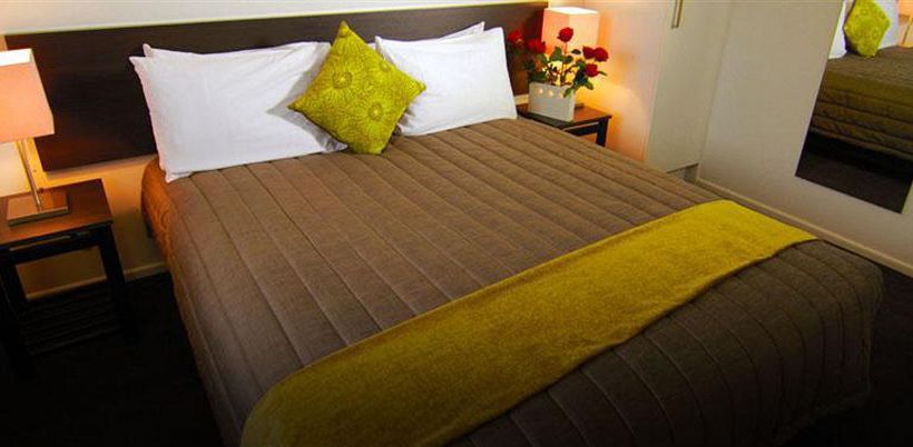 Airport Palms Motel 20