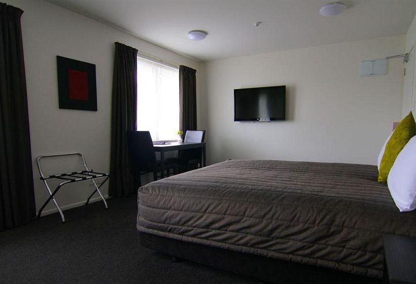 Airport Palms Motel 3