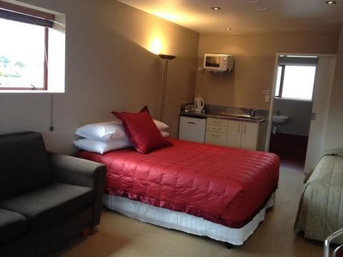 Motel Canoe Safaris Lodge 10