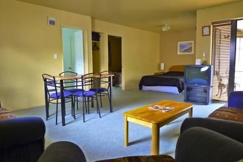Glenalvon Lodge Motels 5