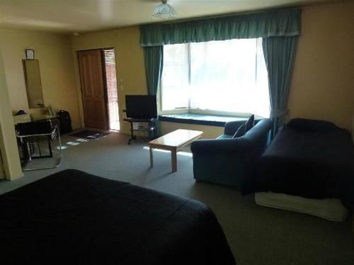 Glenalvon Lodge Motels 6