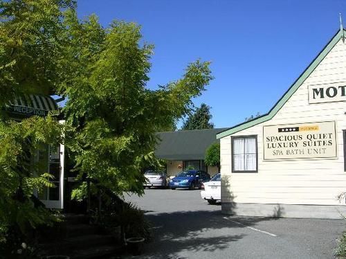 Glenalvon Lodge Motels 8