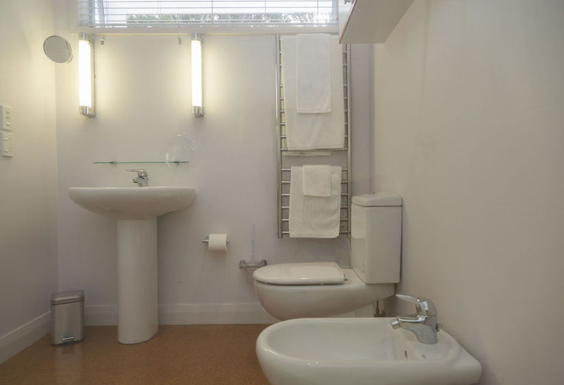 Russell View Apartments 1