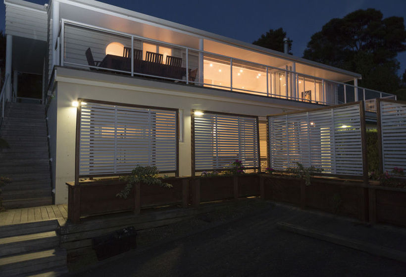 Russell View Apartments 11