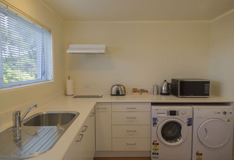 Russell View Apartments 14