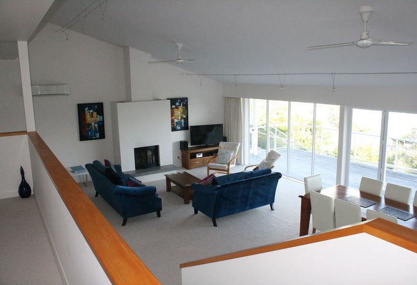 Russell View Apartments 17