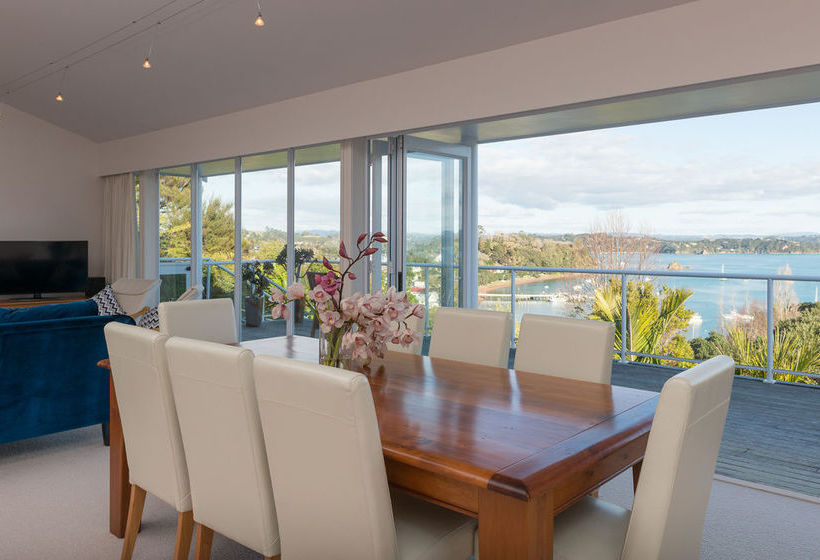 Russell View Apartments 20