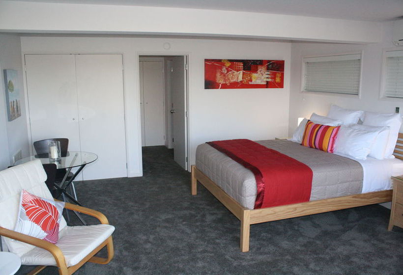 Russell View Apartments 9